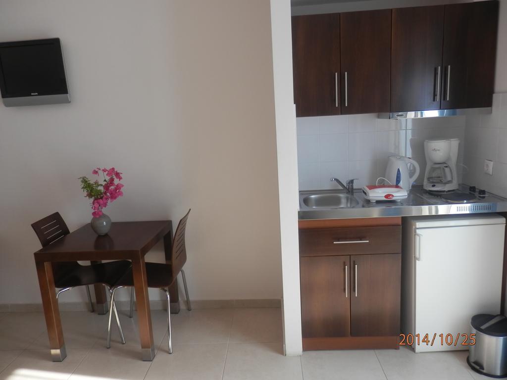 איה גליני Glaros Hotel Apartment חדר תמונה