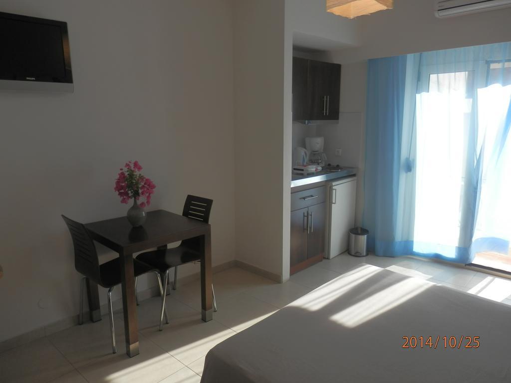 איה גליני Glaros Hotel Apartment חדר תמונה