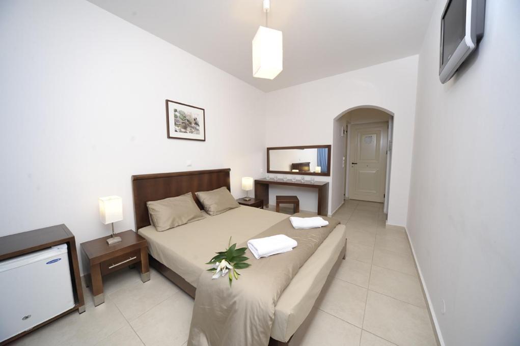 איה גליני Glaros Hotel Apartment מראה חיצוני תמונה