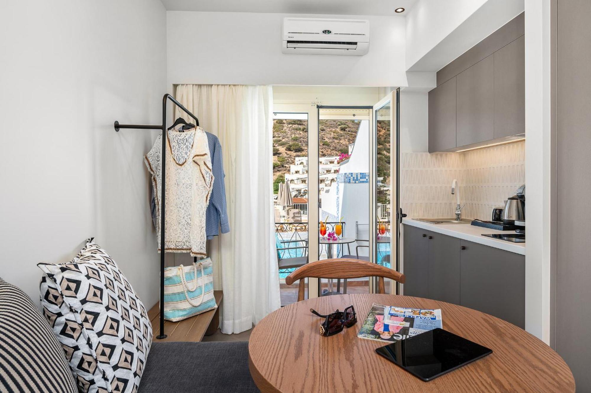 איה גליני Glaros Hotel Apartment מראה חיצוני תמונה