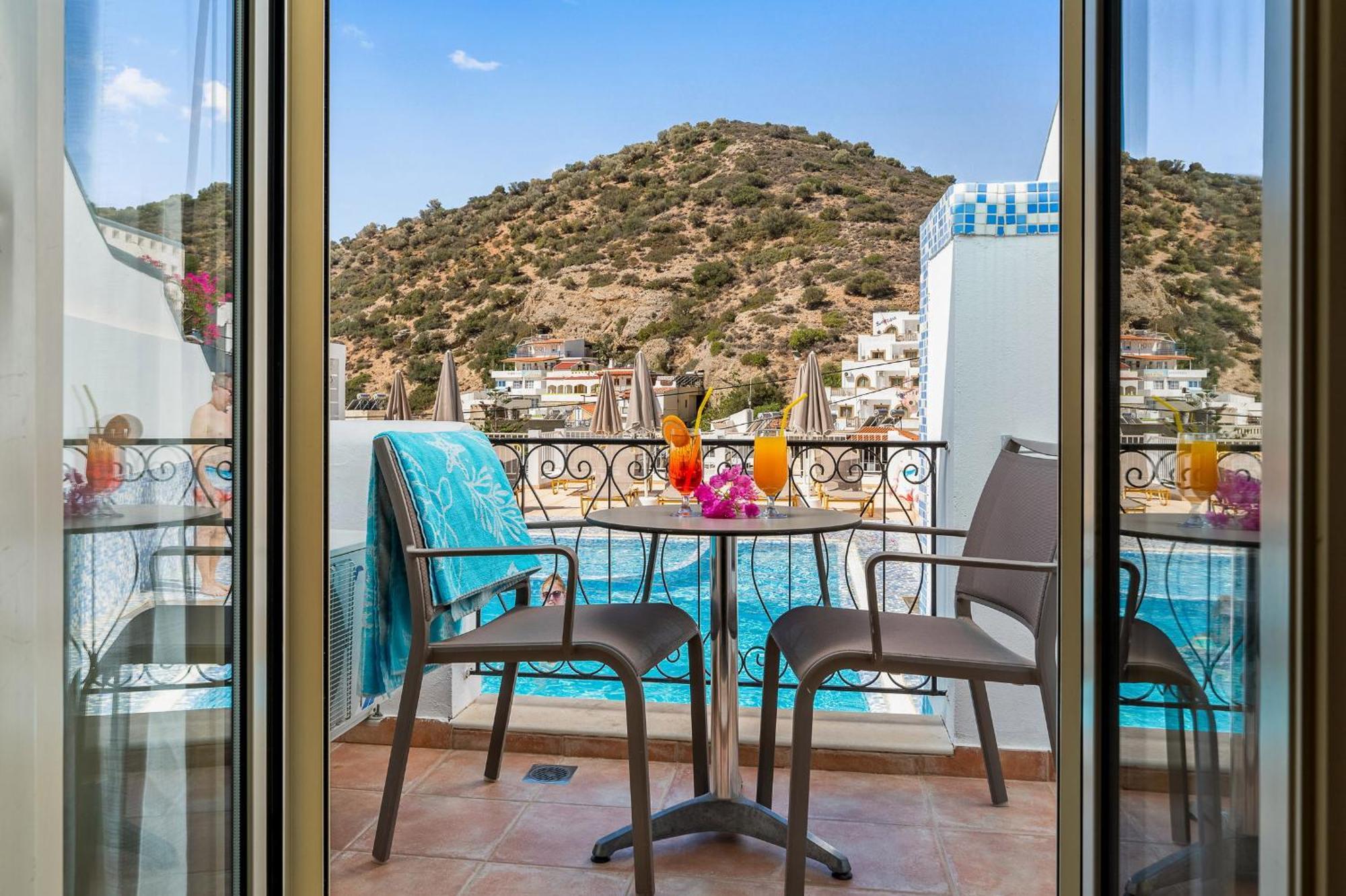 איה גליני Glaros Hotel Apartment מראה חיצוני תמונה
