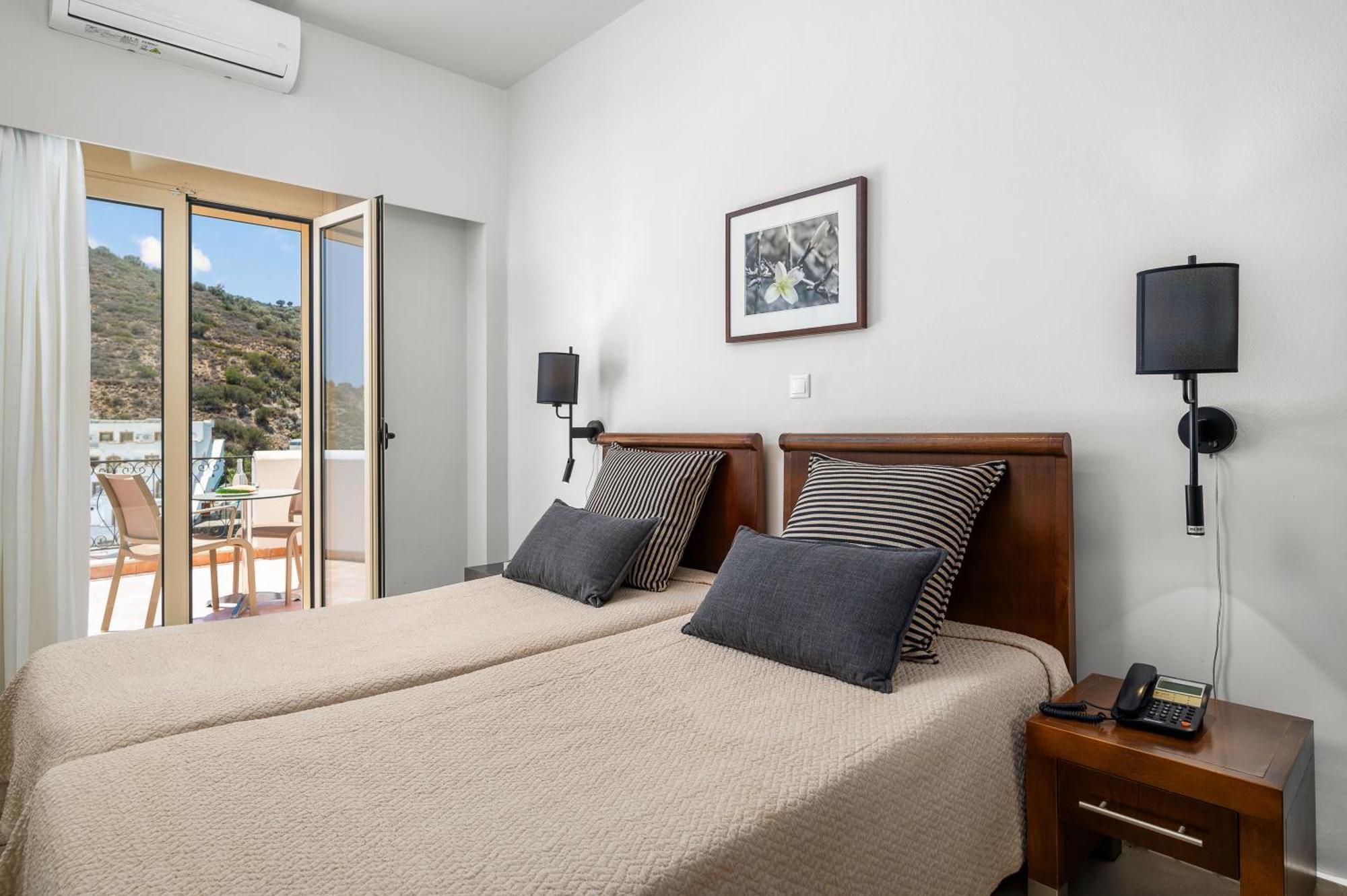 איה גליני Glaros Hotel Apartment מראה חיצוני תמונה