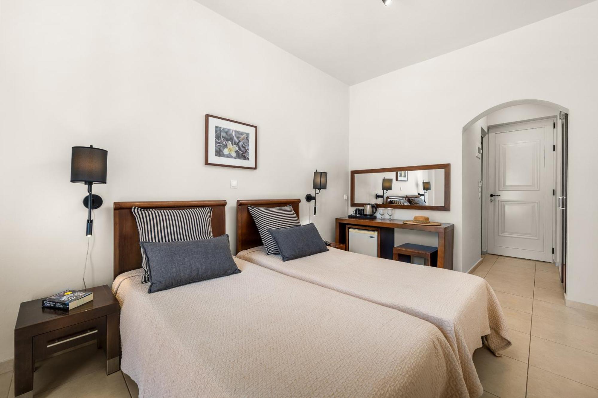 איה גליני Glaros Hotel Apartment מראה חיצוני תמונה